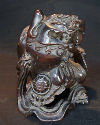 Shishi lion carving 1890s