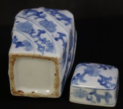 Ko-Sometsuke tea holder 1800