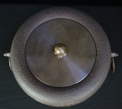 Kiku Mon Chagama 1980