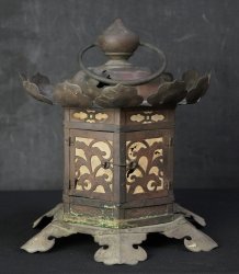 Tsuriandon temple lantern 1835