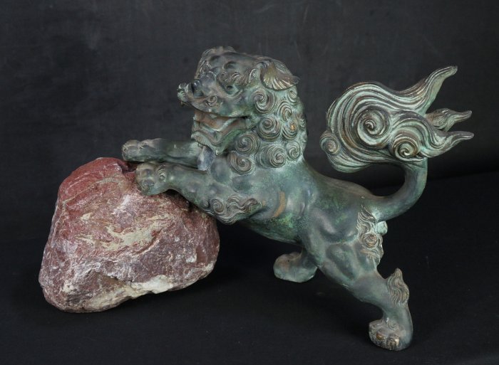 Garden lion1970