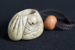 Ox bone Netsuke 1700