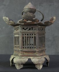 Antique temple lantern 1750 Tsuridoro