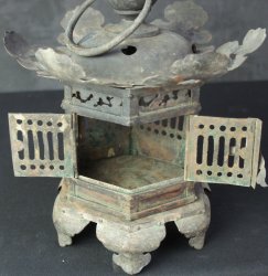 Antique temple lantern 1750 Tsuridoro
