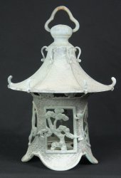 Tsuridoro lantern 1900 garden