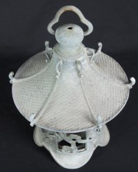 Tsuridoro lantern 1900 garden