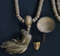 Buddhist Zen monk chanting beads 1800
