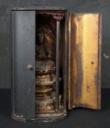Antique Butsuzo sculpture 1800