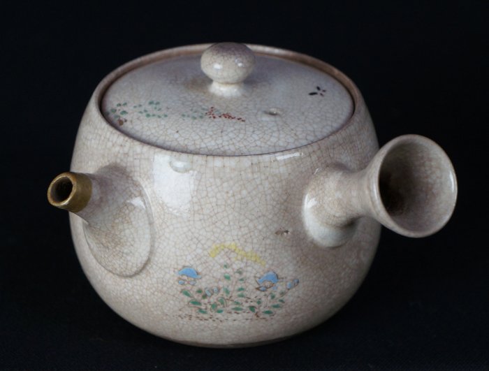Kutani tea pot 1900