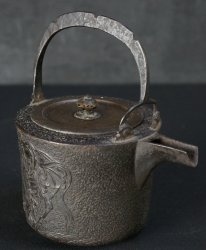 Tetsubin Uma-Ume 1800