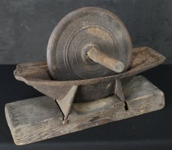 Antique Kampoyaku grinder 1800s