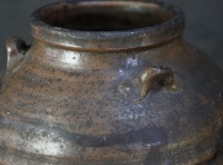 Antique Bizen Tsubo 1700