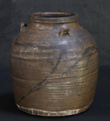 Antique Bizen Tsubo 1700