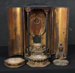 Antique Butsuzo sculpture 1800