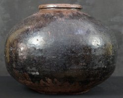Antique Chatsubo tea vase 1700