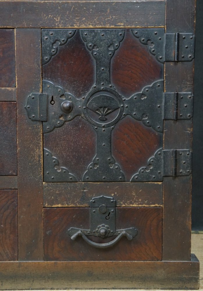 Antique Tansu Japan furniture 1800s carpenter craft cabinet