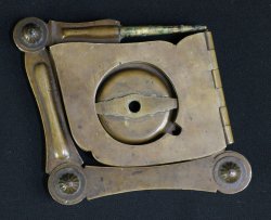 Antique folding Shokudai 1800