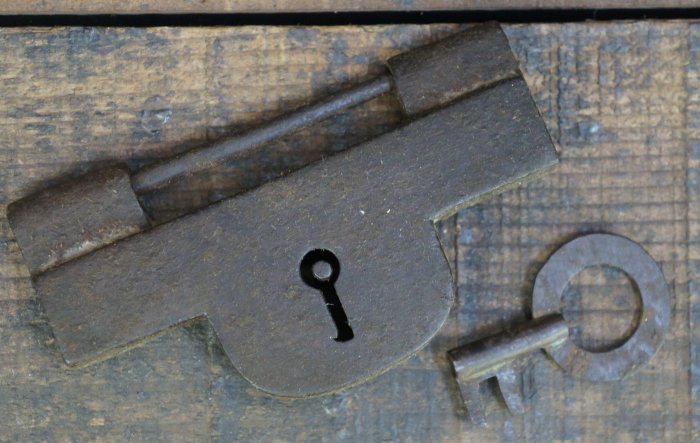 Antique Japan iron Kagi 1800