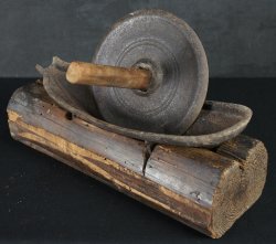 Antique Kampoyaku grinder 1800