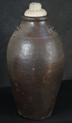 Bizen Chatsubo vase 1700