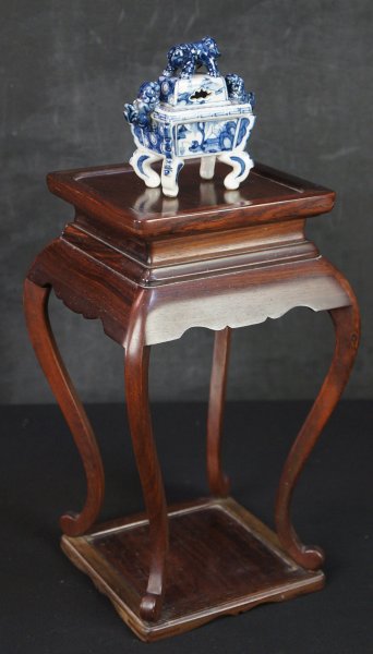 Bonsai stand1950 interior