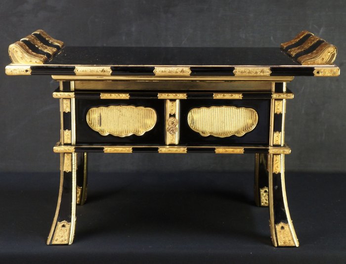 Buddhist altar 1950 Butsudan