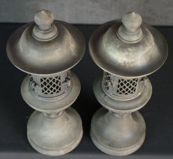 Buddhist lamps 1800