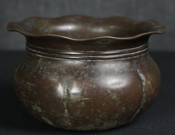 Bukuro bronze basin 1900