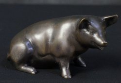 Buta pig bronze 1900