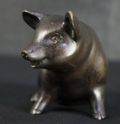 Buta pig bronze 1900