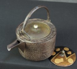 Choshi kettle 1800 Maki-e