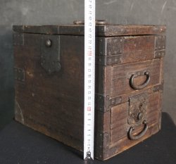 Edo Suzuribako writing 1700