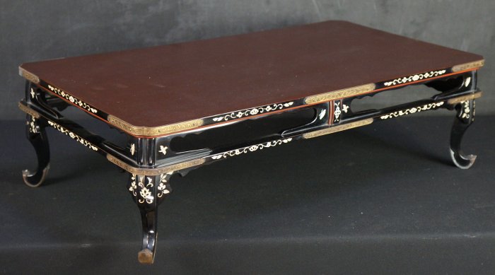Fine lacquer stand Nurimono 1900