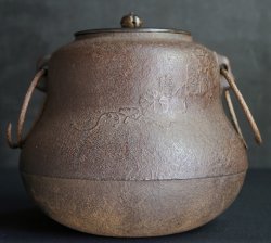 Floral Chagama kettle 1900