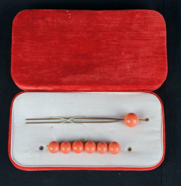 Hair pin beads 1960s