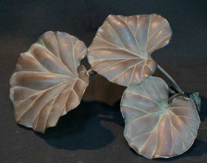 Hasu lotus sculpture 1880s