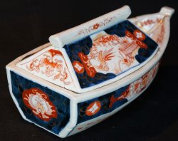 Imari boat Koro 1800s