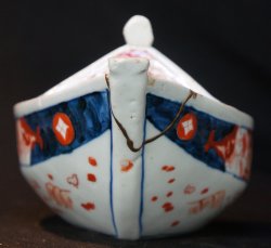 Imari boat Koro 1800s