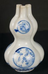 Imari trilobal vase 1800