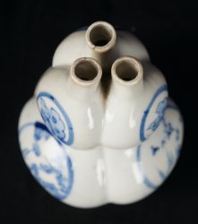 Imari trilobal vase 1800