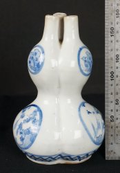 Imari trilobal vase 1800