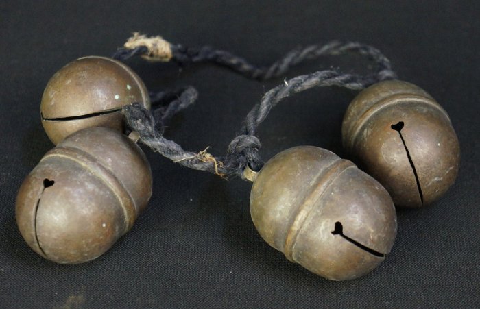 Itinerant monk bell 1800