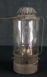 Japan lantern oil lamp 1982