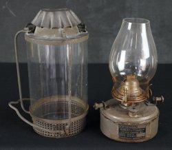 Japan lantern oil lamp 1982