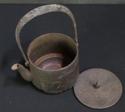 Japanese Nambu kettle1900