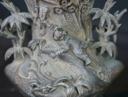 Karako bronze vase 1700s