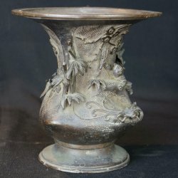 Karako bronze vase 1700s