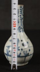 Karakusa Ichirin Imari vase 1800