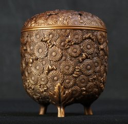 kikumon Koro censer 1980