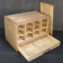 Kiridansu cabinet 1900